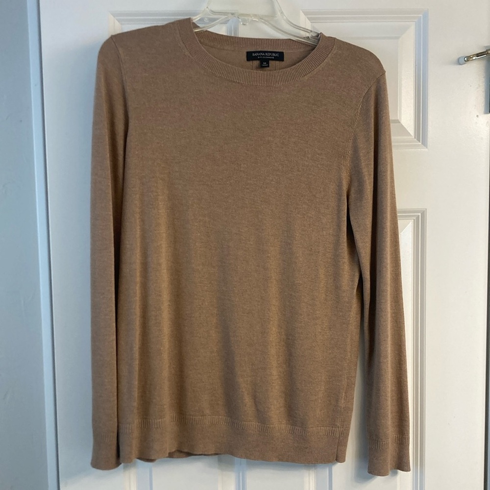 Camel BR sweater, women’s size medium, new without tags.